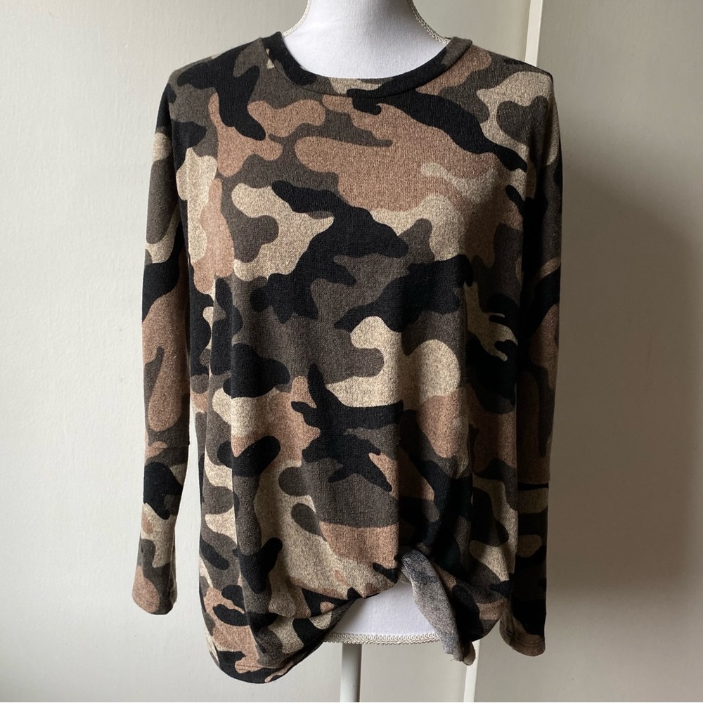Womens Top Camo Twist Front Long Sleeve Tunic Athleisure Cozy Soft Sweater EUC